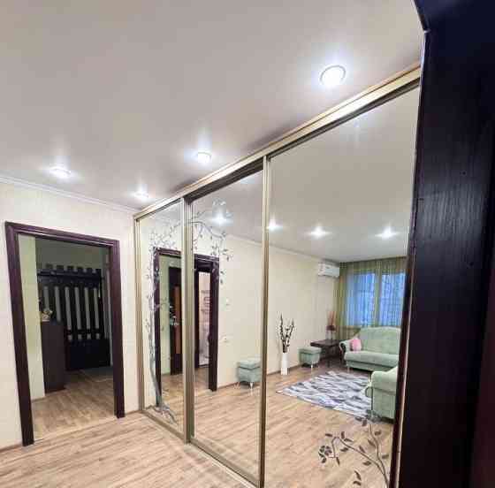 Сдаю двухкомнатную квартиру 54.0 м² этаж 4/5 город Донецк, Ворошиловский район Донецк