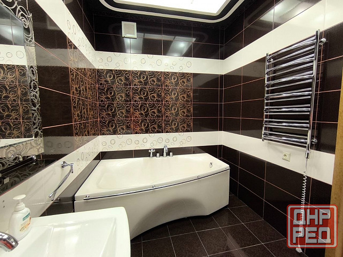 Шикарная 3-х комн дизайнерская двухуровневая квартира в премиум-доме проспект Ильича Донецк - изображение 12