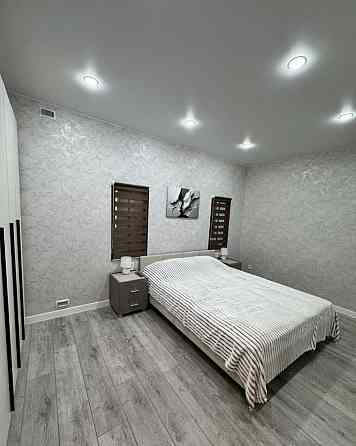 Киевский район, ул Артёма 147 - "Детский мир" на Республик Донецк