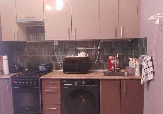 Сдаю однокомнатную квартиру 37.0 м² этаж 1/5 район Ворошиловский, улица Щорса, Парк кованых фигур Донецк