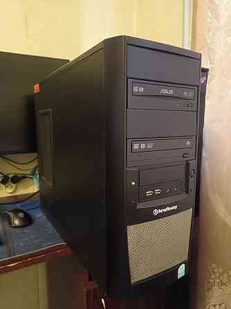 Старый системный блок + 2 монитора + клавиатура Донецк