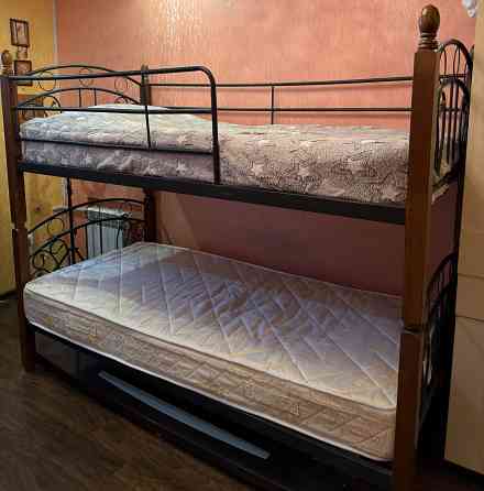 Продается двухъярусная кровать. Макеевка