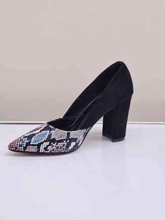 Туфли женские 39 кожзам толстый каблук принт змеи Донецк