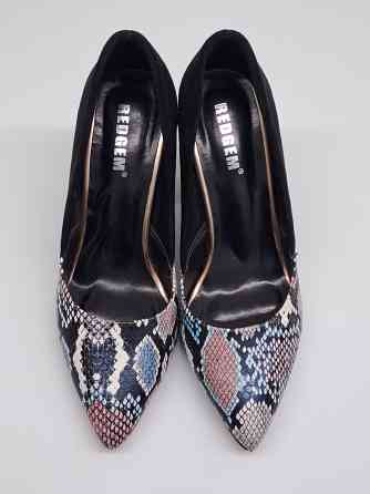 Туфли женские 39 кожзам толстый каблук принт змеи Донецк