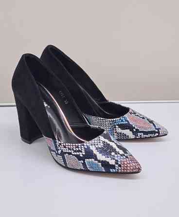 Туфли женские 39 кожзам толстый каблук принт змеи Донецк