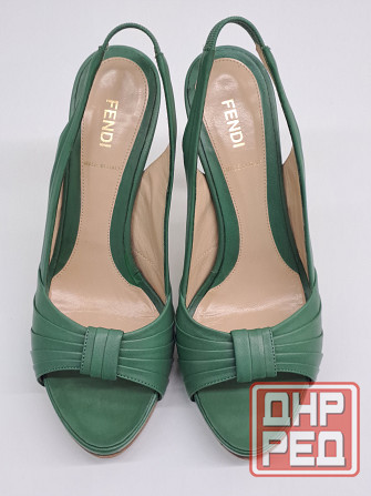 Босоножки женские 39 Fendi оригинал зеленые Донецк - изображение 2