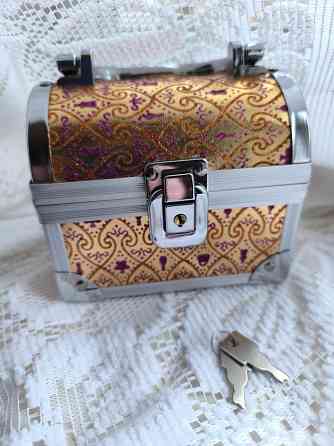 Сундучок б/у для бижутерии и украшений Донецк