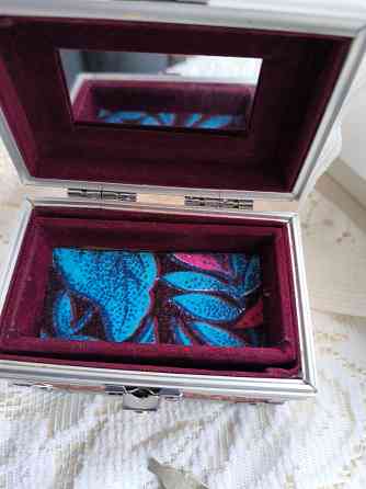 Сундучок б/у для бижутерии и украшений Донецк