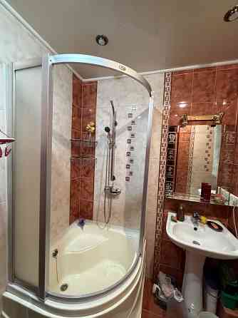 Продам 2-х Зеленый. Макеевка