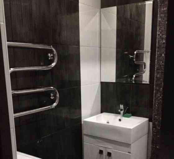 Сдаю двухкомнатную квартиру по ул. Щетинина, Пролетарский район, 56кв.м, 3 этаж. Донецк