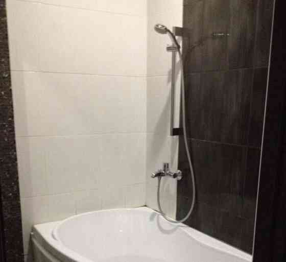 Сдаю двухкомнатную квартиру по ул. Щетинина, Пролетарский район, 56кв.м, 3 этаж. Донецк