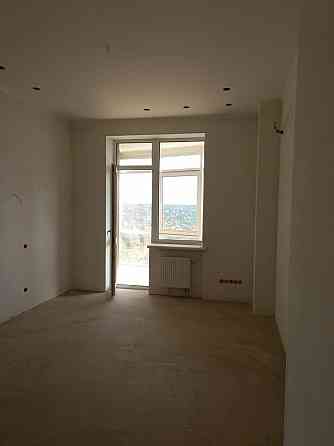 продается просторная, видовая, трехкомнатная квартира! Донецк