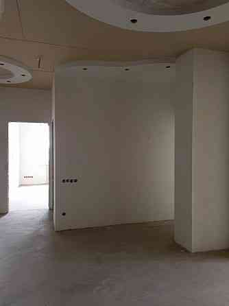 продается просторная, видовая, трехкомнатная квартира! Донецк