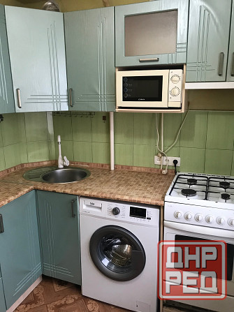 Продам 1ком Текстильщик ост 22 училище 2/5 в хор сост с мебелью и техникой Донецк - изображение 1