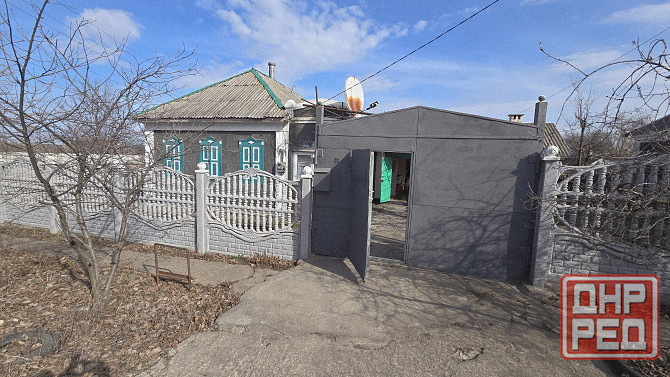 Продаю отдельно стоящий дом 64м² с Гаражом, Газом, санузлом в доме, приватизированной земли 6.5 сот Макеевка - изображение 1