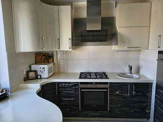 Продам 3 к квартиру с дизайнерским ремонтом в Калининском районе! Донецк