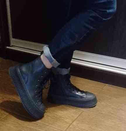 Продаются женские ботинки Луганск