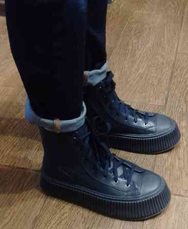 Продаются женские ботинки Луганск