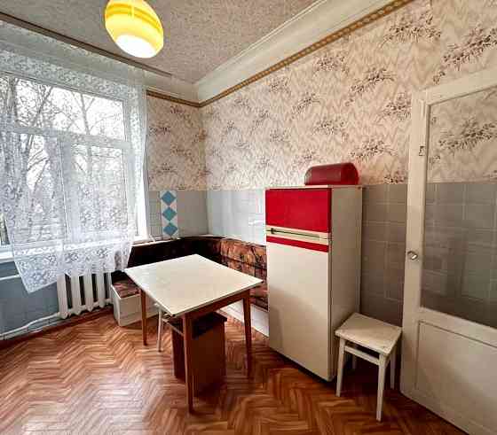 Продам 2к.кв. Сталинка. Ворошиловский р-н. Ориентир театр оперы и балета. ул.Артема. Донецк