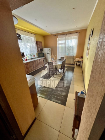 Продажа частного, двухуровневого дома, с собственным прудом на приватизированном земельном участке Макеевка