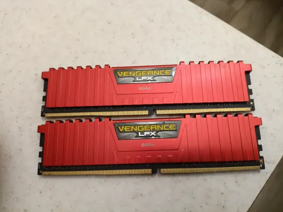 Комплект Corsair DDR4 8Gb для компьютера Макеевка