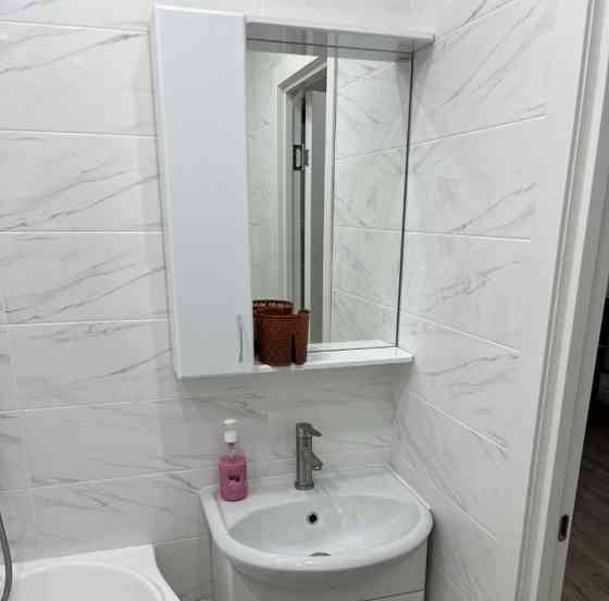 Сдаю светлую (окна расположены в солнечной стороне) и уютную однокомнатную квартиру на длительный ср Донецк