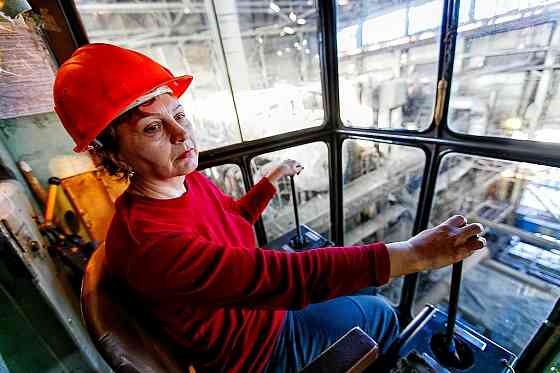 требуется Машинист мостового крана (крановщик) Донецк