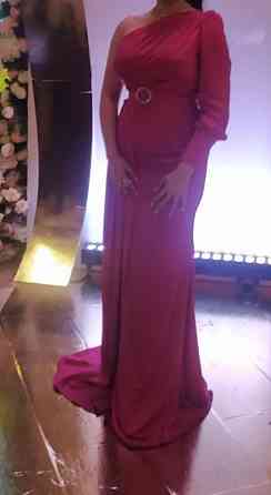 Вечернее красивое платье в хорошем состоянии Донецк