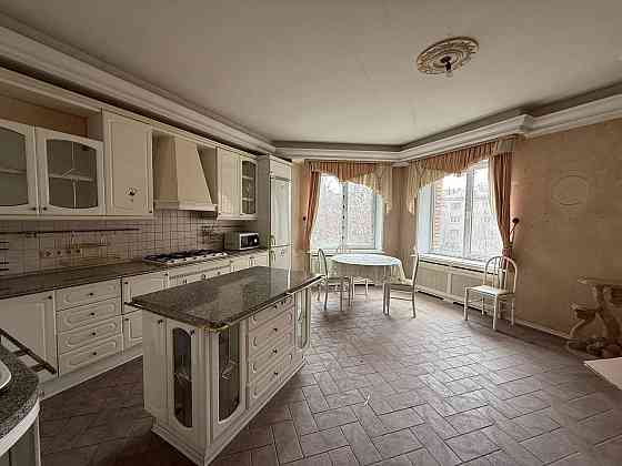 Продажа просторной 3х комнатной квартиры в центре города! Донецк