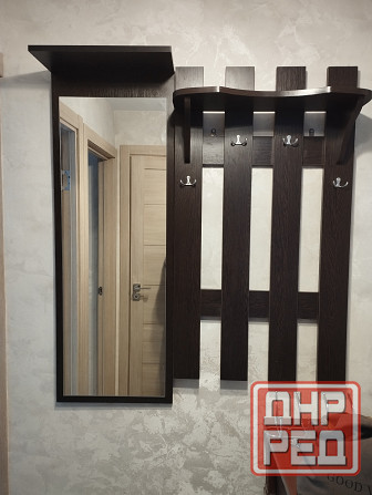 Продам вешалку и зеркало б.у. в хорошем состоянии.5000 руб Донецк - изображение 1