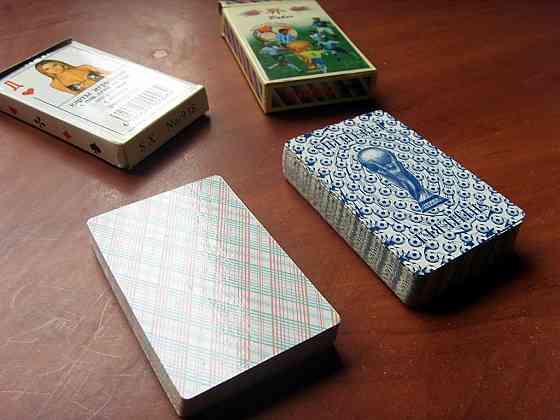 Карты игральные "Девушки" и "Футболисты" Донецк