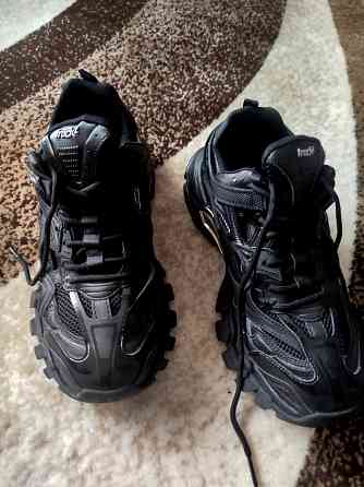 Кроссовки фирма Баленсиага, 43 размер Донецк