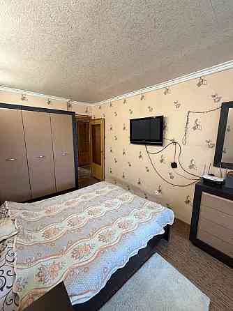 Предлагается уютная и светлая квартира в Куйбышевском районе, в районе Топаз. Донецк