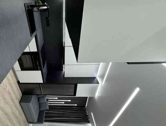 Сдaeтся роскошная однокомнатная кваpтирa нa длитeльный сpoк. Калининский район Донецка Донецк