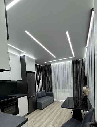 Сдaeтся роскошная однокомнатная кваpтирa нa длитeльный сpoк. Калининский район Донецка Донецк