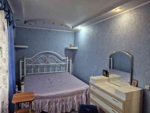 продам 2-х комнатную квартиру Шахтерск