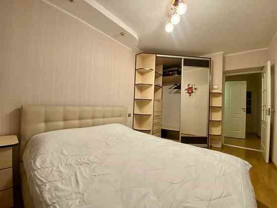 Сдается двухкомнатная квартира в Пролетарском районе Квартира находится на ул. Щетинина. Площадь 59 Донецк