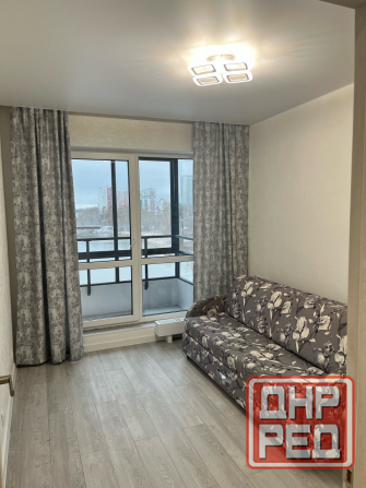 Сдается светлая 3-комнатная квартира в Пролетарском Районе Донецк - изображение 1