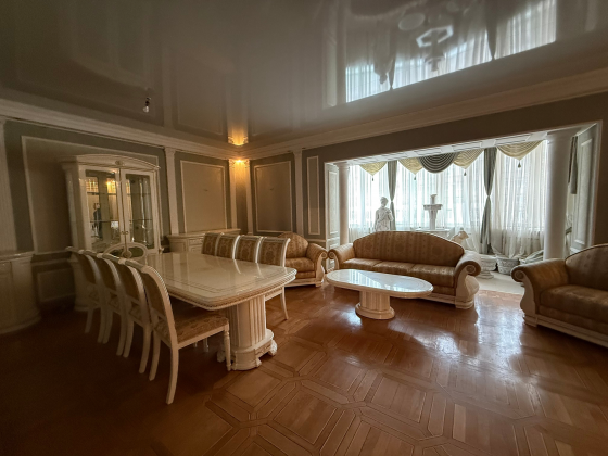 Продажа просторной 3х комнатной квартиры в центре города Донецк