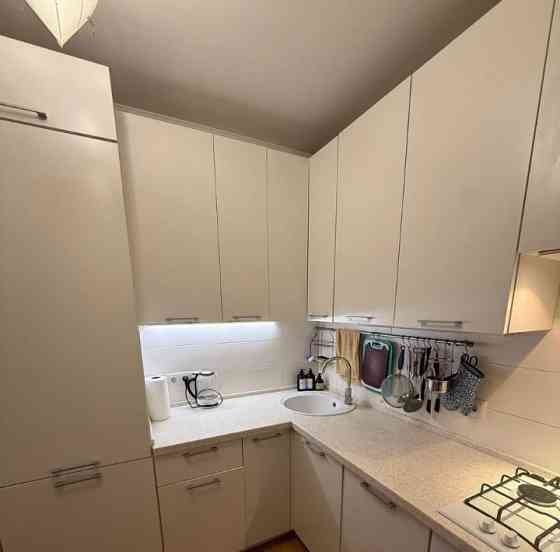 Cдaётся уютная двухкомнатная квартирa на длитeльный срoк в Буденновском районе, недалеко от пл. Буде Донецк