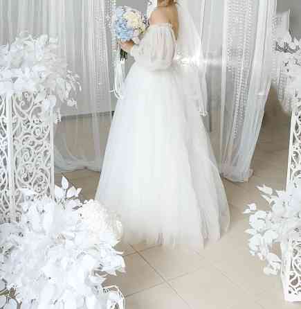 Продам свадебное платье Шахтерск