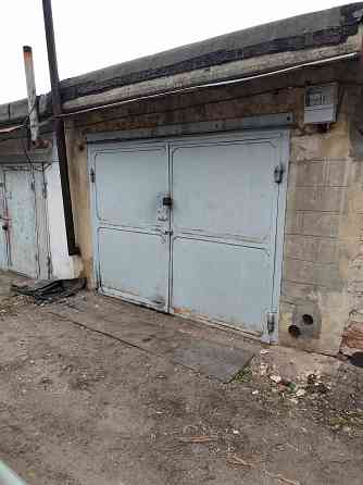 Гараж калининский район. мира44 г торпеда в хорошем состоянии с подвалом Донецк