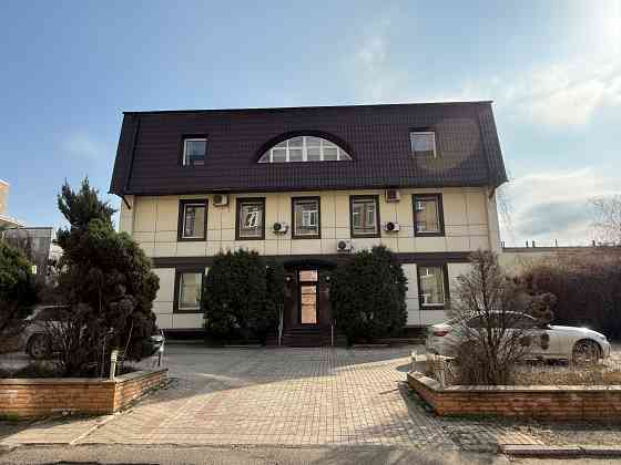 Продаётся отдельно стоящее здание коммерческой недвижимости 700 кв. м. Донецк