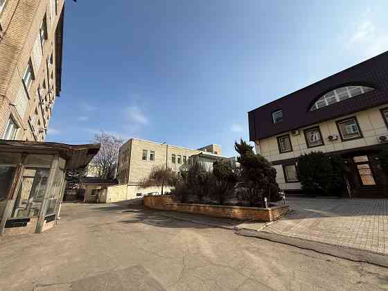 Продаётся отдельно стоящее здание коммерческой недвижимости 700 кв. м. Донецк