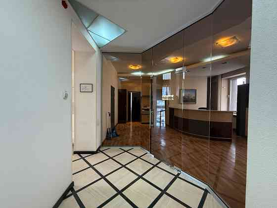 Продаётся отдельно стоящее здание коммерческой недвижимости 700 кв. м. Донецк