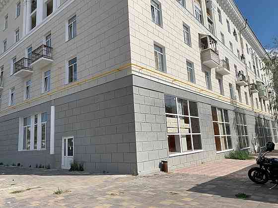 Продаётся 2 к крупногабаритная квартира сталинка на площади Победы в Левобережном районе. Мариуполь