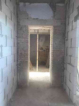 Продаётся 2 к крупногабаритная квартира сталинка на площади Победы в Левобережном районе. Мариуполь