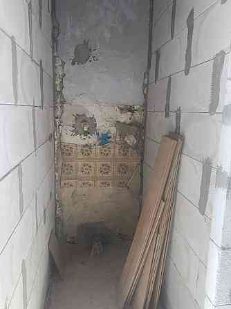 Продаётся 2 к крупногабаритная квартира сталинка на площади Победы в Левобережном районе. Мариуполь