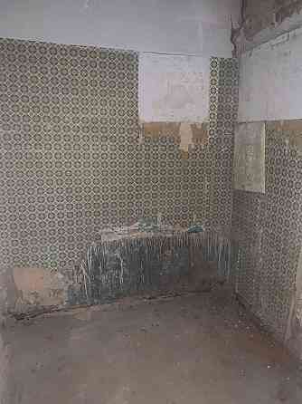 Продаётся 2 к крупногабаритная квартира сталинка на площади Победы в Левобережном районе. Мариуполь