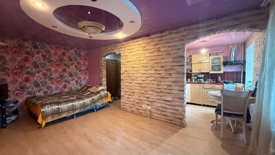 Продам 2ком 4/5эт. Университетская Донецк